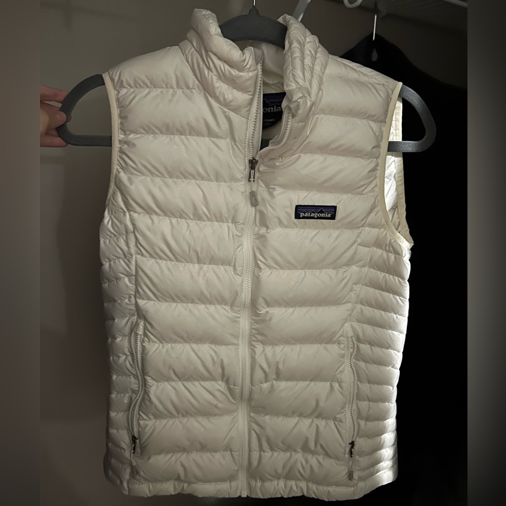 nwot patagonia white puffer vest